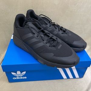 brand new Adidas Sneaker